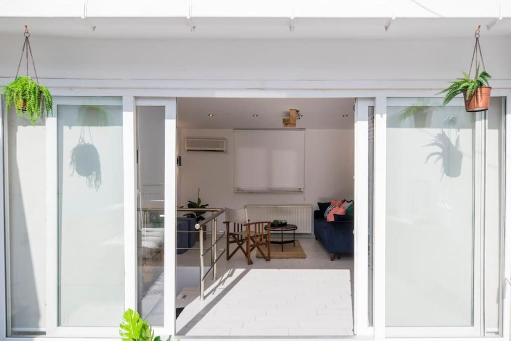 Stylish Duplex House With A Special Terrace Апартаменти *
